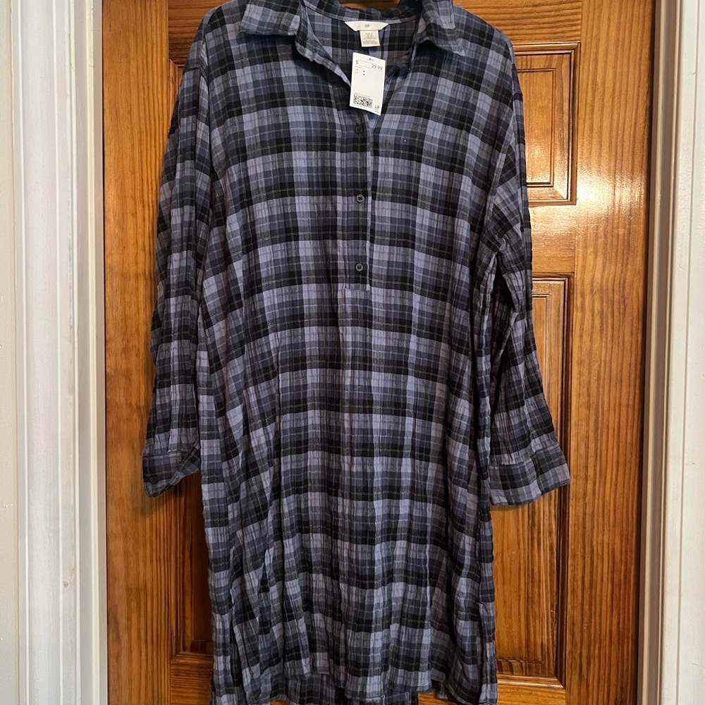 H&M Black and Blue Plaid Button-Down Shirt